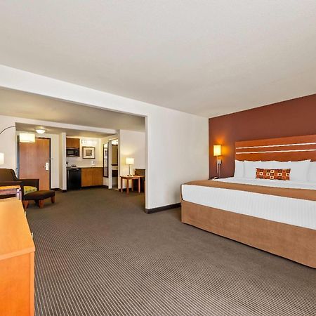 Wingate By Wyndham Calgary South Hotel Eksteriør billede