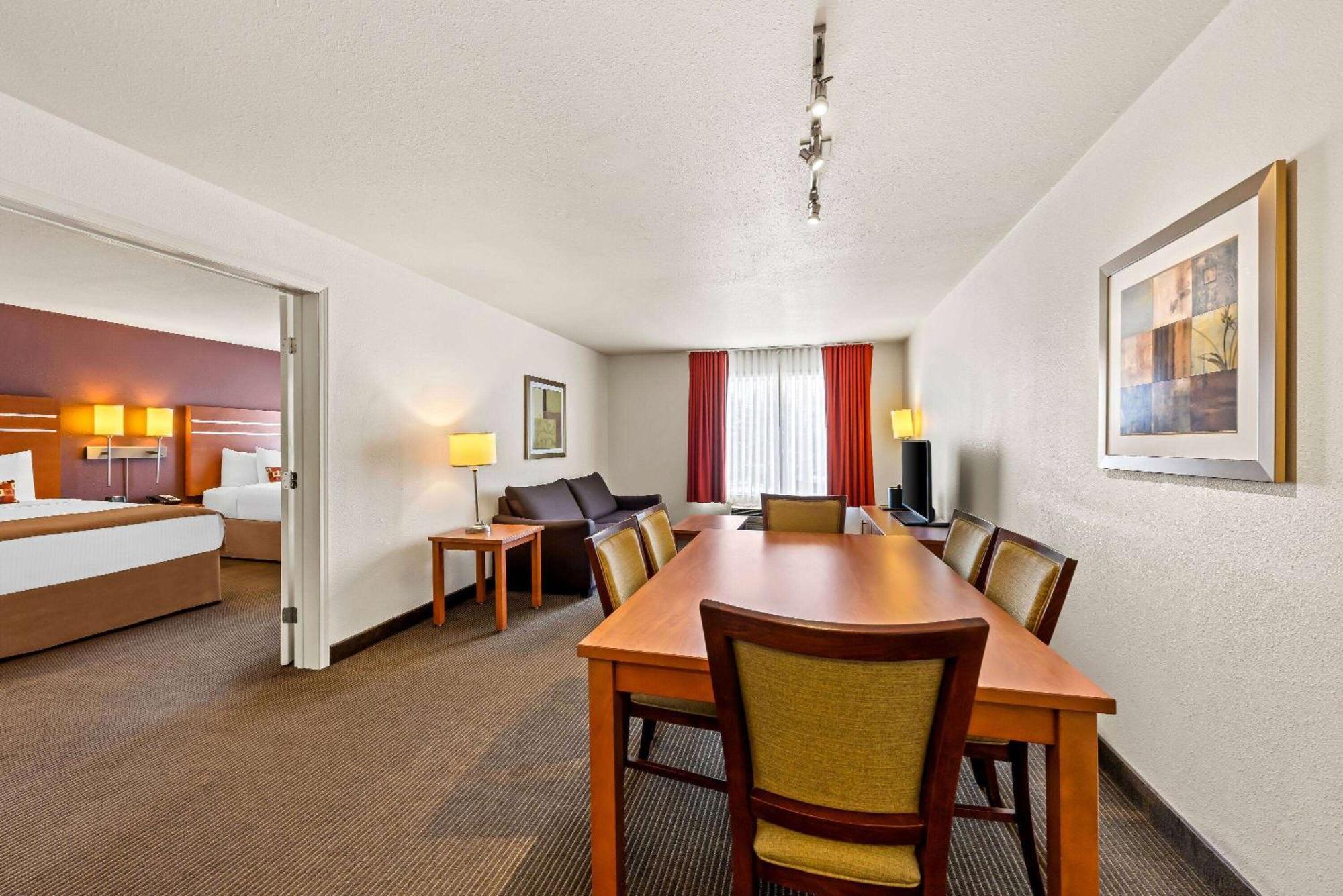 Wingate By Wyndham Calgary South Hotel Eksteriør billede